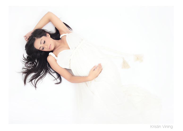 Black-and-white-prenatal-_Kristin-Vining-Photography_00004
